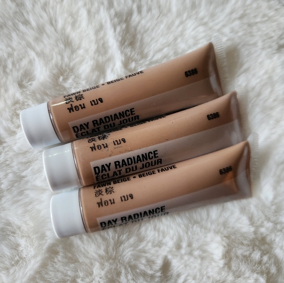 🆕️MK- Beige Foundation Bundle - Picture 3 of 8